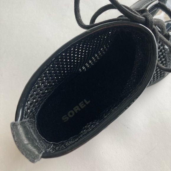 Sorel Black Patent Leather Fabric Rubber Outsole Lace Up Boots size 6.5 - Picture 13 of 15